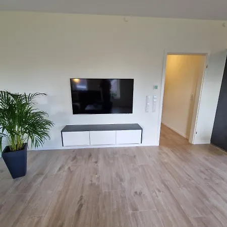 Nahe Meyer Werft In Ostfriesland Mit Kueche & Netflix Apartment *