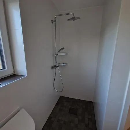 Nahe Meyer Werft In Ostfriesland Mit Kueche & Netflix Appartement