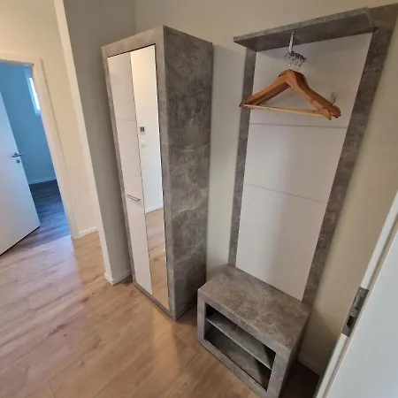 Appartement Nahe Meyer Werft In Ostfriesland Mit Kueche & Netflix